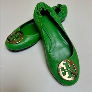 Tori Burch Green Leather Summer Ballet Flats gold plated logo buckles sz 7